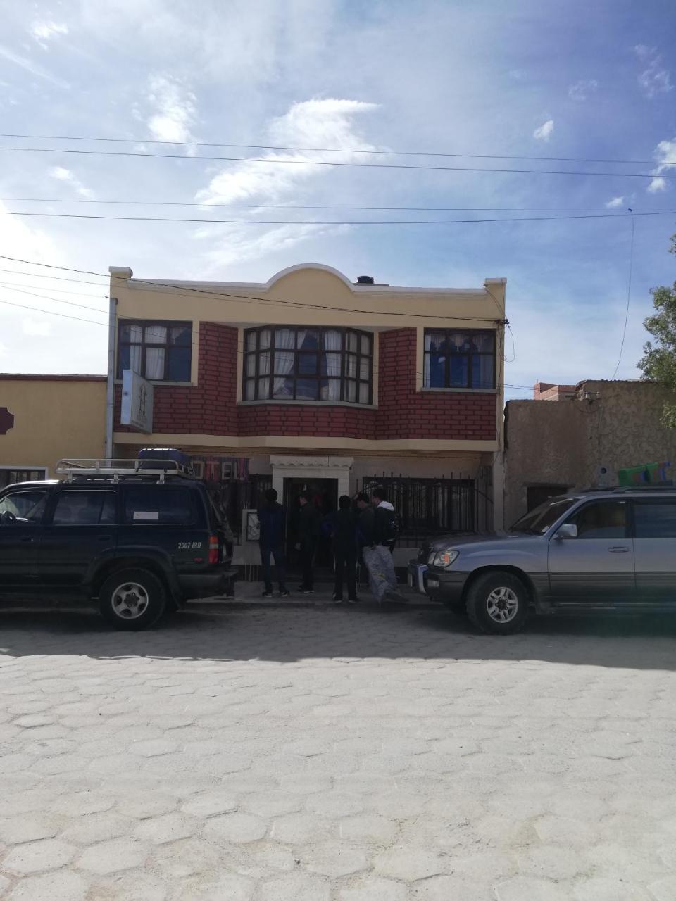 Hotel Aguilar Uyuni Exterior photo
